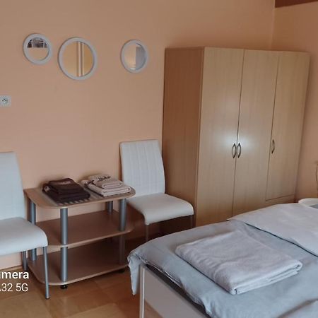 Apartman 81 Нова-Лесна Экстерьер фото