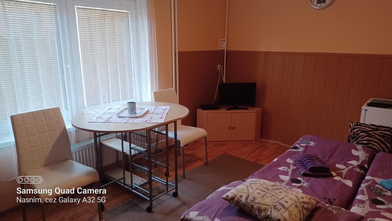 Apartman 81 Нова-Лесна Экстерьер фото