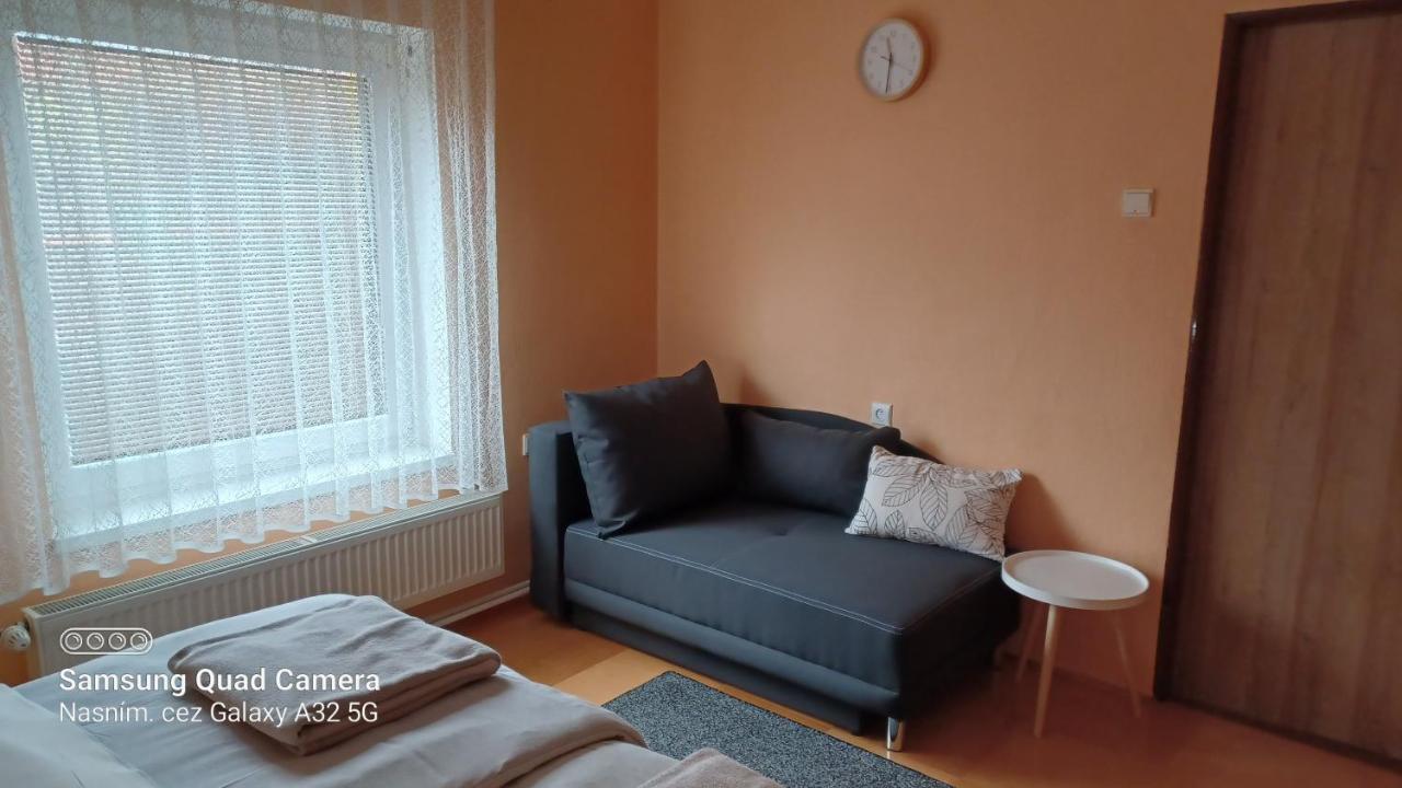 Apartman 81 Нова-Лесна Экстерьер фото